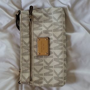 Michael Kors vanilla wristlet.
